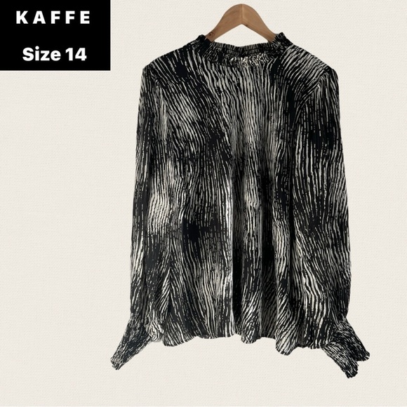 NEW WITH TAGS - K A F F E KAjenny Blouse black painted stripes SIZE 14 - Picture 1 of 5